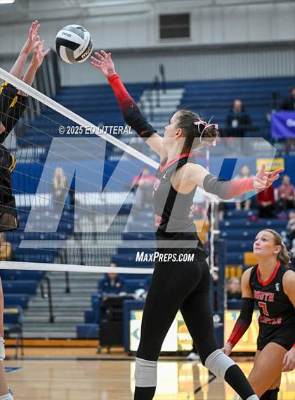 Thumbnail 2 in Lynchburg-Clay vs South Webster (OHSAA DIVISION VI DISTRICT CHAMPIONSHIP) photogallery.