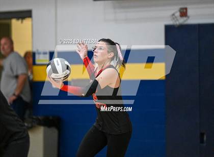 Thumbnail 3 in Lynchburg-Clay vs South Webster (OHSAA DIVISION VI DISTRICT CHAMPIONSHIP) photogallery.