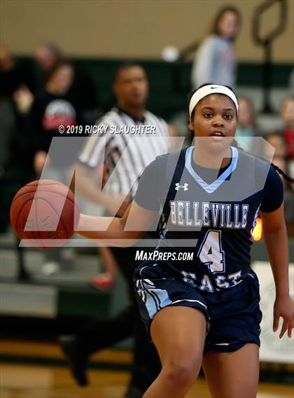 Thumbnail 1 in Belleville East vs. Hazelwood Central photogallery.
