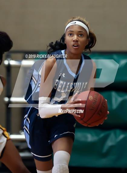 Thumbnail 2 in Belleville East vs. Hazelwood Central photogallery.