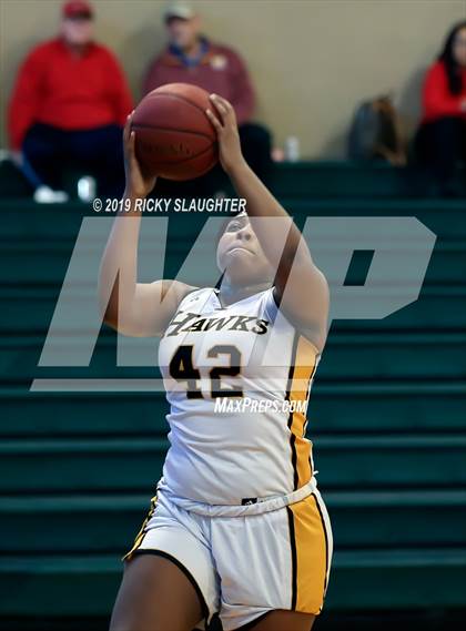 Thumbnail 3 in Belleville East vs. Hazelwood Central photogallery.
