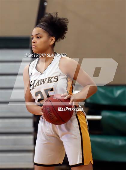 Thumbnail 1 in Belleville East vs. Hazelwood Central photogallery.