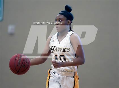 Thumbnail 1 in Belleville East vs. Hazelwood Central photogallery.