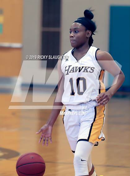 Thumbnail 2 in Belleville East vs. Hazelwood Central photogallery.