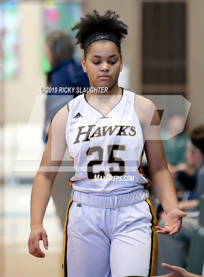 Thumbnail 1 in Belleville East vs. Hazelwood Central photogallery.