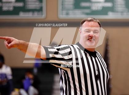 Thumbnail 2 in Belleville East vs. Hazelwood Central photogallery.