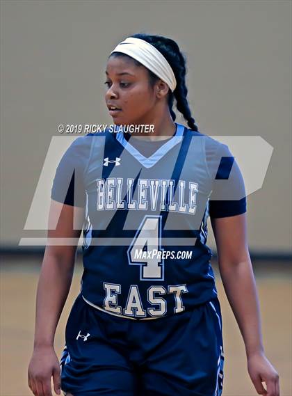 Thumbnail 3 in Belleville East vs. Hazelwood Central photogallery.
