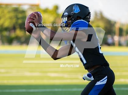 Thumbnail 3 in Northwestern vs IMG Academy photogallery.