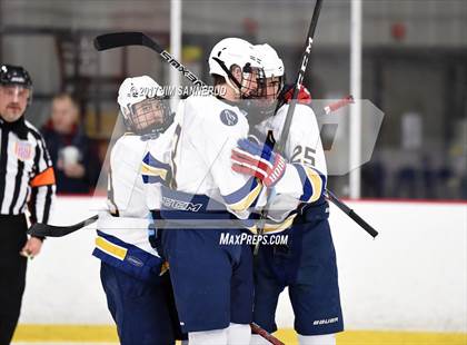 Thumbnail 1 in Pelham Memorial vs. John Jay (Section 1 Division 2 Final) photogallery.