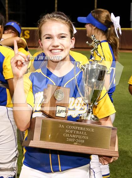 Thumbnail 1 in Sahuarita vs. Winslow (AIA 3A Final Award Photos) photogallery.
