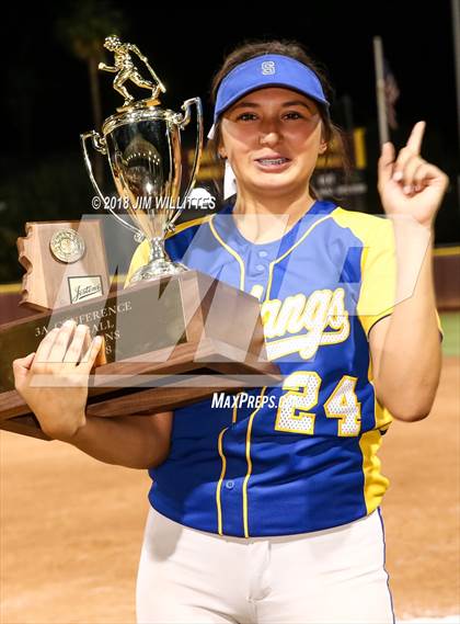 Thumbnail 2 in Sahuarita vs. Winslow (AIA 3A Final Award Photos) photogallery.