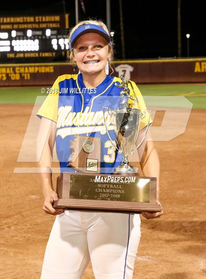Thumbnail 2 in Sahuarita vs. Winslow (AIA 3A Final Award Photos) photogallery.