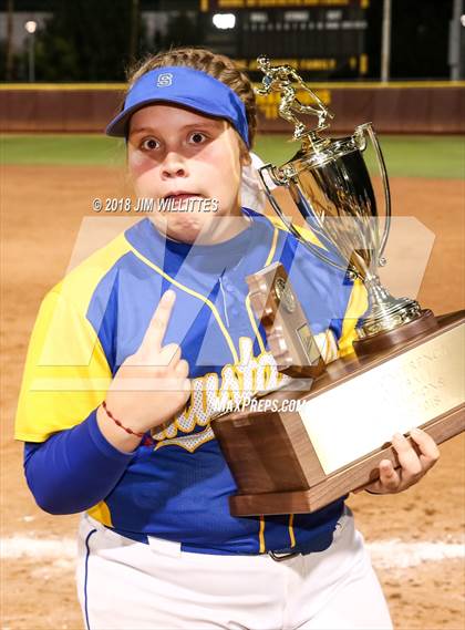 Thumbnail 1 in Sahuarita vs. Winslow (AIA 3A Final Award Photos) photogallery.
