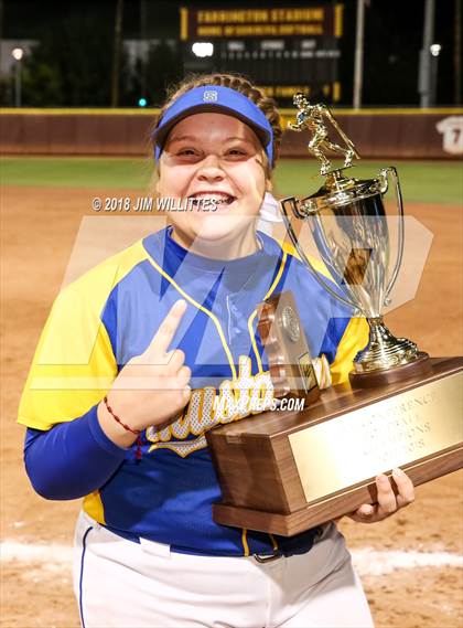 Thumbnail 2 in Sahuarita vs. Winslow (AIA 3A Final Award Photos) photogallery.