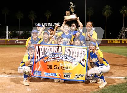 Thumbnail 3 in Sahuarita vs. Winslow (AIA 3A Final Award Photos) photogallery.