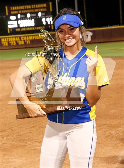 Thumbnail 1 in Sahuarita vs. Winslow (AIA 3A Final Award Photos) photogallery.