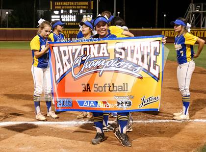 Thumbnail 3 in Sahuarita vs. Winslow (AIA 3A Final Award Photos) photogallery.