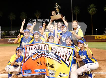 Thumbnail 1 in Sahuarita vs. Winslow (AIA 3A Final Award Photos) photogallery.