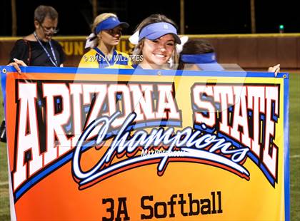 Thumbnail 1 in Sahuarita vs. Winslow (AIA 3A Final Award Photos) photogallery.