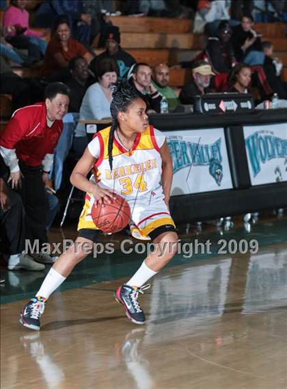 Thumbnail 3 in Modesto Christian vs. Berkeley (West Coast Jamboree) photogallery.
