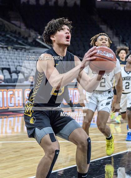 Thumbnail 1 in Steele vs Brennan (Spurs High School Showcase) photogallery.