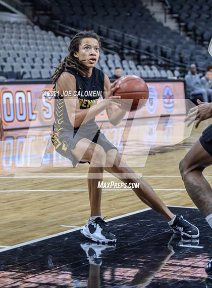 Thumbnail 1 in Steele vs Brennan (Spurs High School Showcase) photogallery.