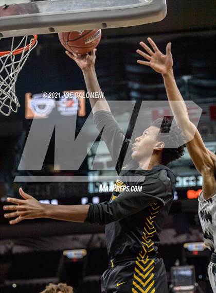 Thumbnail 3 in Steele vs Brennan (Spurs High School Showcase) photogallery.