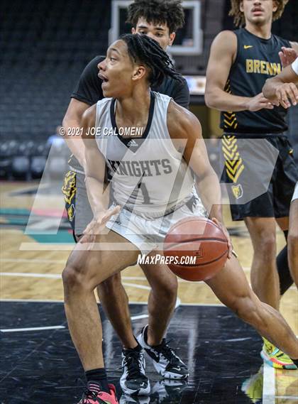 Thumbnail 3 in Steele vs Brennan (Spurs High School Showcase) photogallery.