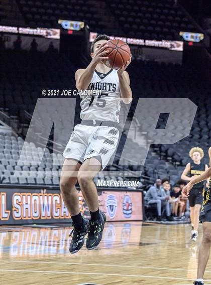 Thumbnail 3 in Steele vs Brennan (Spurs High School Showcase) photogallery.