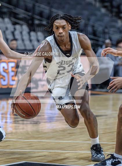 Thumbnail 2 in Steele vs Brennan (Spurs High School Showcase) photogallery.
