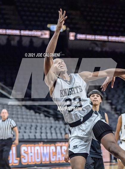 Thumbnail 3 in Steele vs Brennan (Spurs High School Showcase) photogallery.