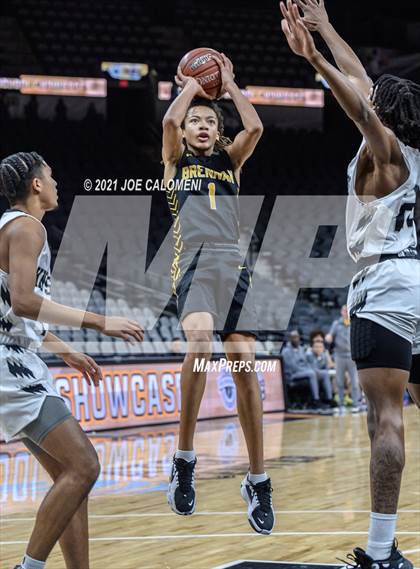 Thumbnail 3 in Steele vs Brennan (Spurs High School Showcase) photogallery.
