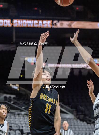 Thumbnail 1 in Steele vs Brennan (Spurs High School Showcase) photogallery.