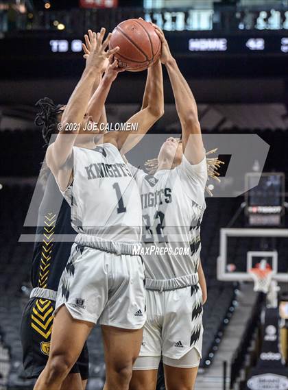 Thumbnail 1 in Steele vs Brennan (Spurs High School Showcase) photogallery.