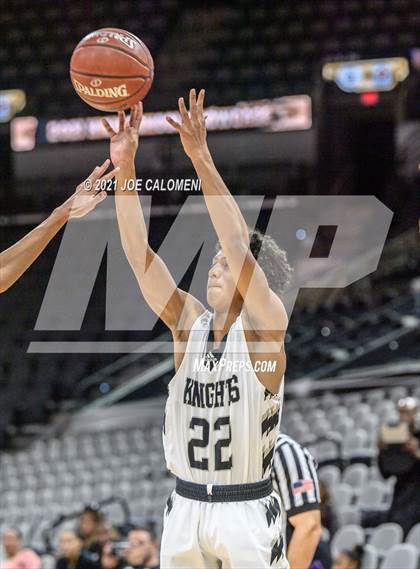 Thumbnail 3 in Steele vs Brennan (Spurs High School Showcase) photogallery.