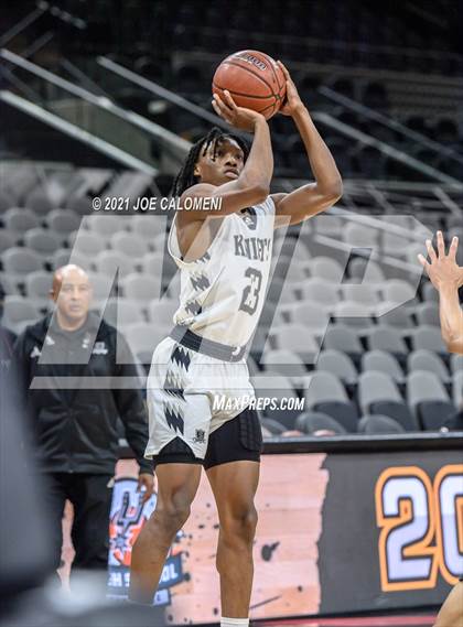 Thumbnail 2 in Steele vs Brennan (Spurs High School Showcase) photogallery.