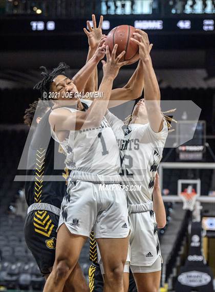 Thumbnail 2 in Steele vs Brennan (Spurs High School Showcase) photogallery.