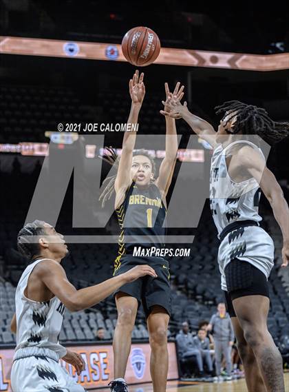 Thumbnail 3 in Steele vs Brennan (Spurs High School Showcase) photogallery.