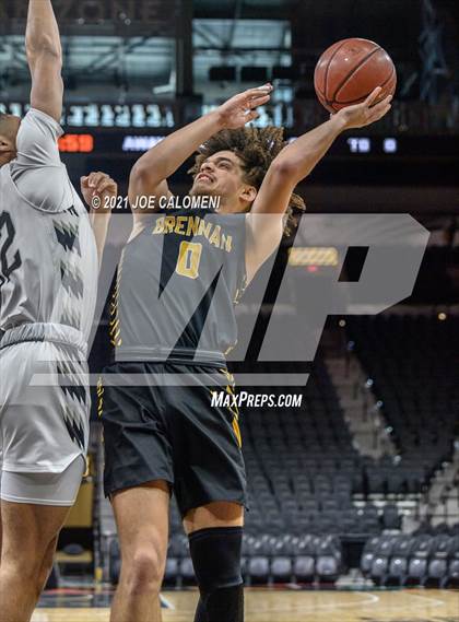 Thumbnail 1 in Steele vs Brennan (Spurs High School Showcase) photogallery.