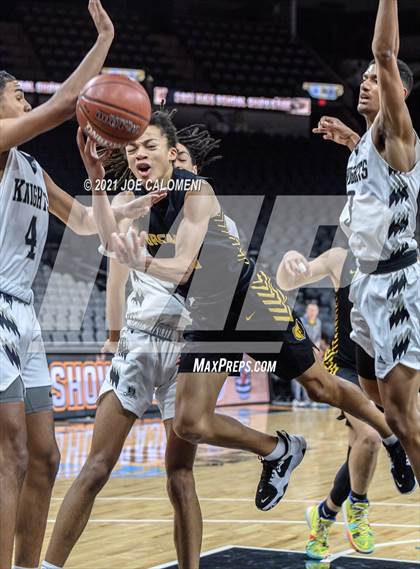 Thumbnail 3 in Steele vs Brennan (Spurs High School Showcase) photogallery.