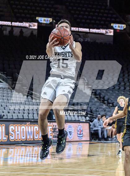 Thumbnail 1 in Steele vs Brennan (Spurs High School Showcase) photogallery.