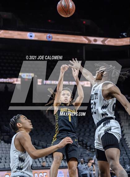 Thumbnail 1 in Steele vs Brennan (Spurs High School Showcase) photogallery.
