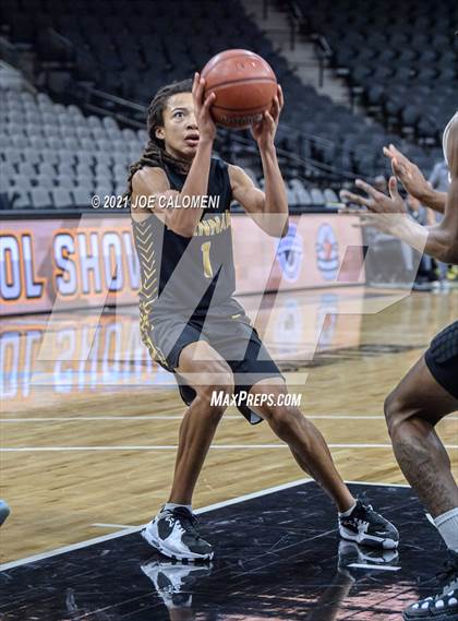 Thumbnail 2 in Steele vs Brennan (Spurs High School Showcase) photogallery.