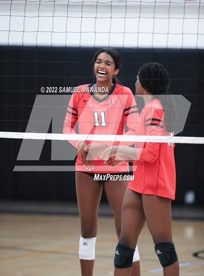 Thumbnail 2 in Village Christian @ Harvard-Westlake photogallery.