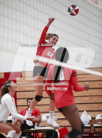 Thumbnail 3 in Village Christian @ Harvard-Westlake photogallery.