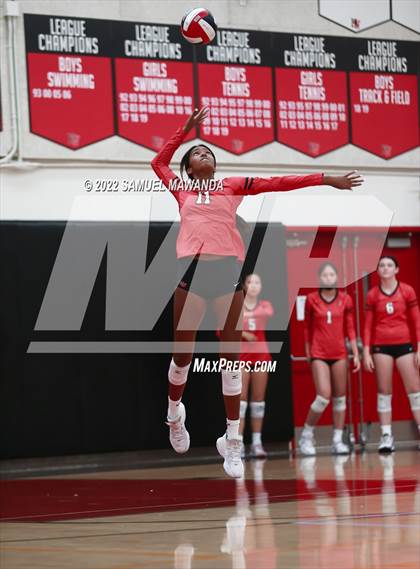 Thumbnail 2 in Village Christian @ Harvard-Westlake photogallery.