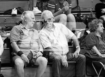 Thumbnail 1 in Village Christian @ Harvard-Westlake photogallery.