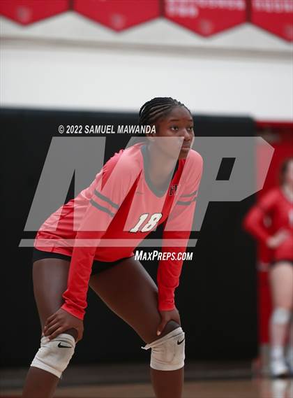 Thumbnail 3 in Village Christian @ Harvard-Westlake photogallery.