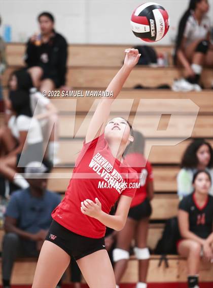 Thumbnail 1 in Village Christian @ Harvard-Westlake photogallery.