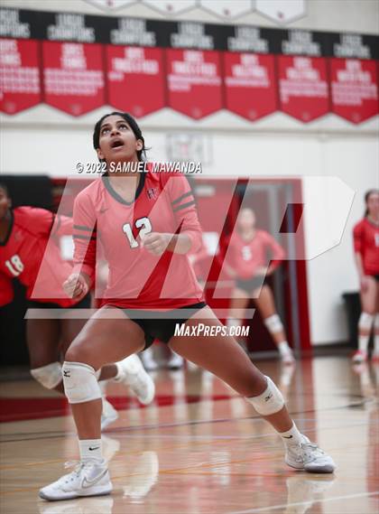 Thumbnail 2 in Village Christian @ Harvard-Westlake photogallery.